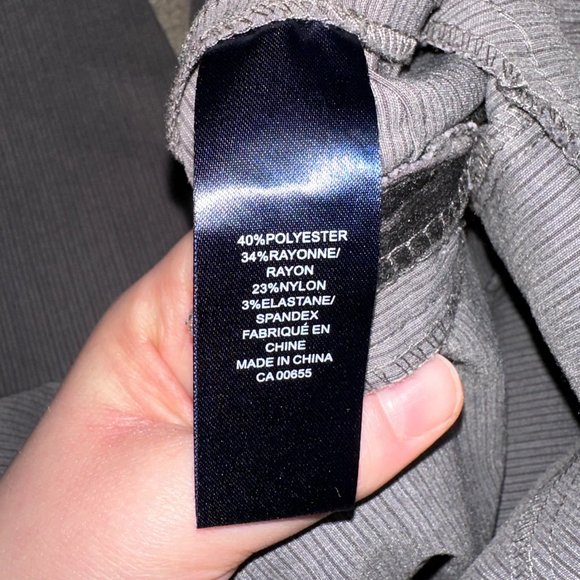 Reitmans Size 13 Striped Grey Gray Capri Dress Pants - Picture 4 of 4